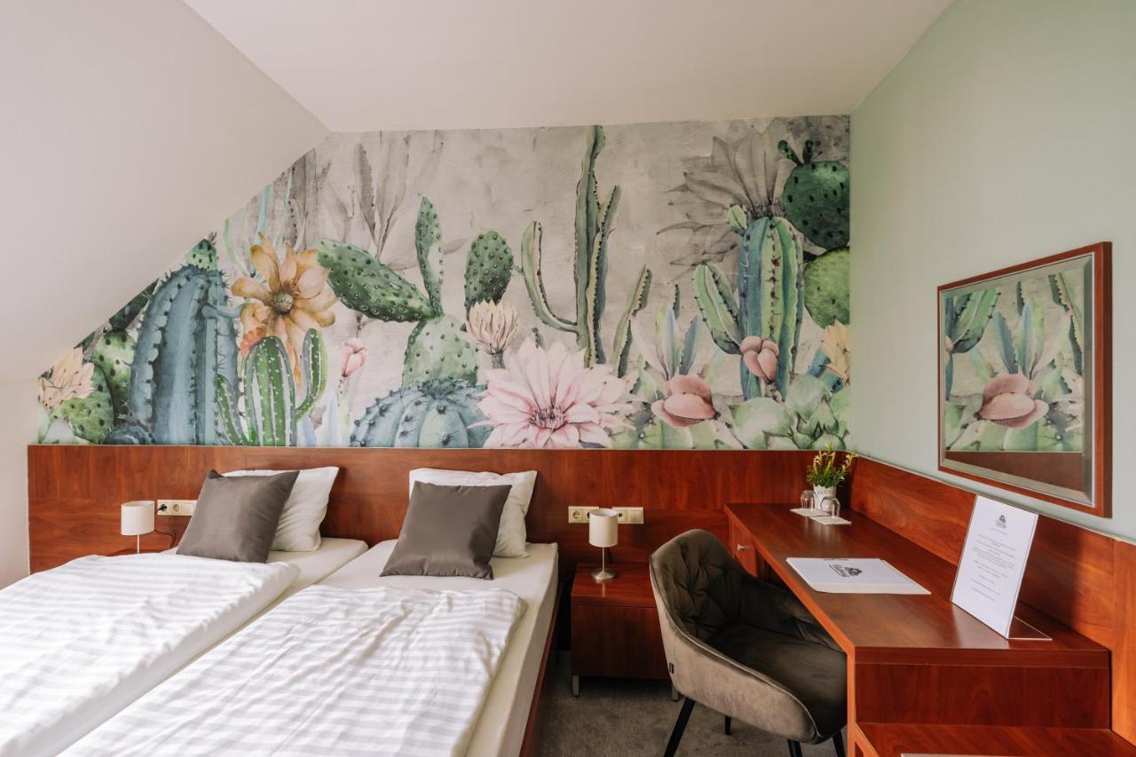 Vadvirag Panzio Hotel Agfalva Bagian luar foto