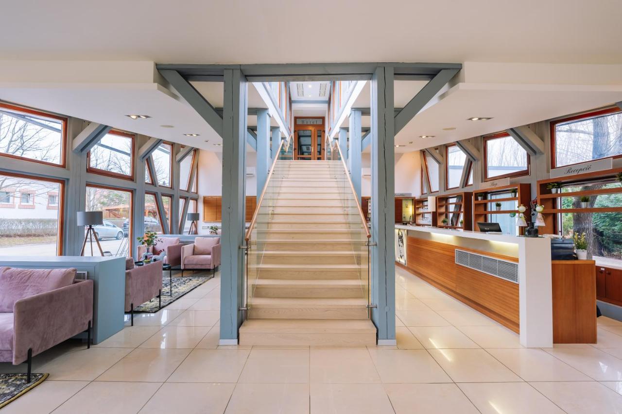 Vadvirag Panzio Hotel Agfalva Bagian luar foto