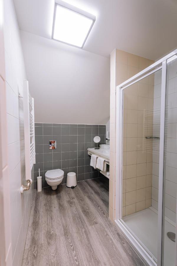 Vadvirag Panzio Hotel Agfalva Bagian luar foto