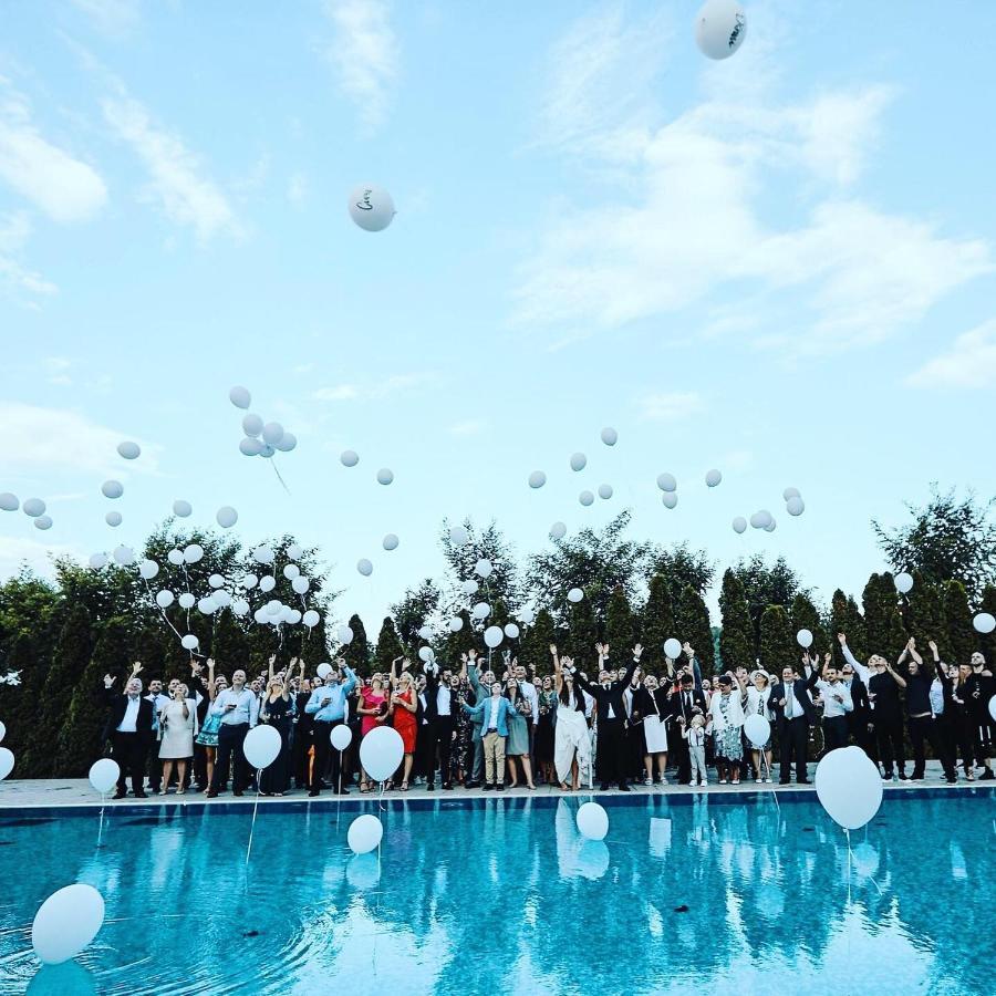 Vadvirag Panzio Hotel Agfalva Bagian luar foto